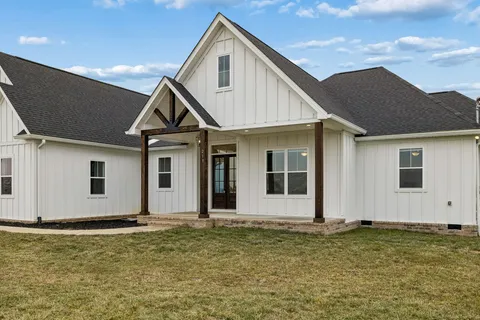 $949,900 | 213 Jack Pickle Lane, Lewisburg, TN 37091