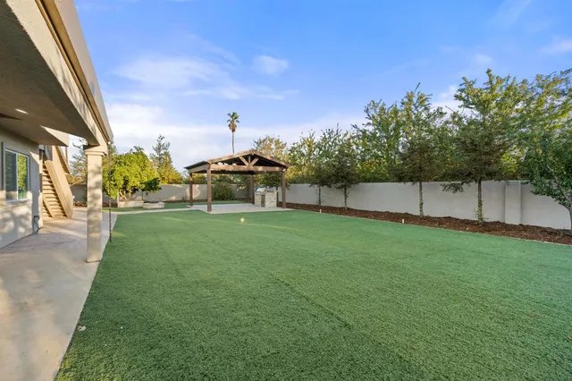 $999,999 | 14125 Ward Avenue, Patterson, CA 95363