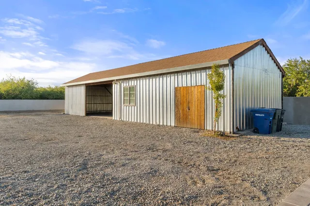 $999,999 | 14125 Ward Avenue, Patterson, CA 95363