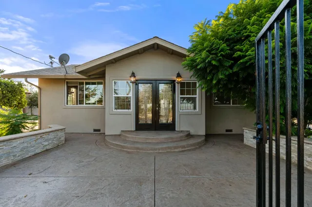 $999,999 | 14125 Ward Avenue, Patterson, CA 95363