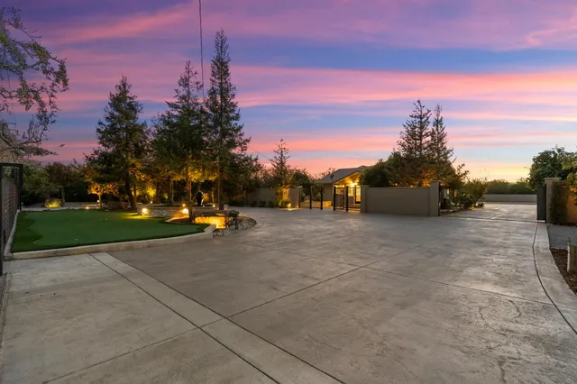 $999,999 | 14125 Ward Avenue, Patterson, CA 95363