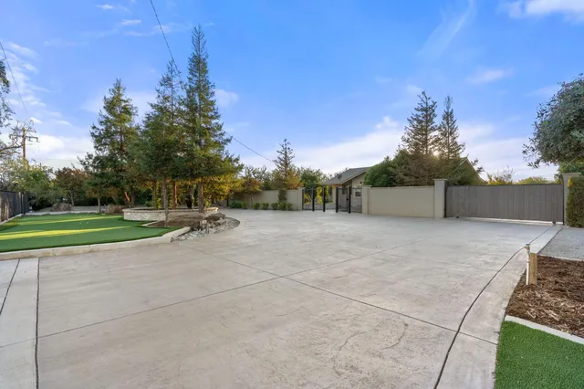 $999,999 | 14125 Ward Avenue, Patterson, CA 95363