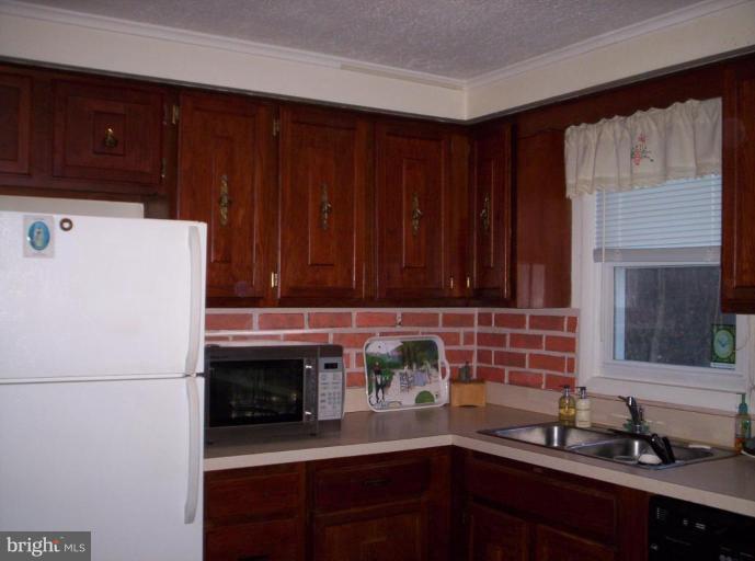 2571 Virginia Line Road Berkeley Springs, WV 25411 - Photo 14 of 15 Kitchen #2