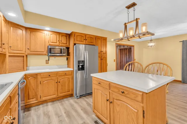 $325,000 | 684 East Bonebrake Road, Veedersburg, IN 47987