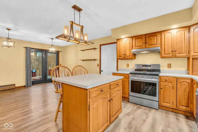 $325,000 | 684 East Bonebrake Road, Veedersburg, IN 47987