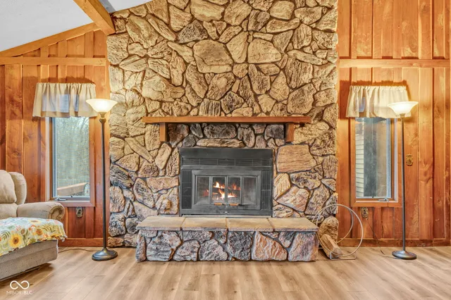 $325,000 | 684 East Bonebrake Road, Veedersburg, IN 47987