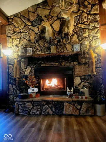 $325,000 | 684 East Bonebrake Road, Veedersburg, IN 47987