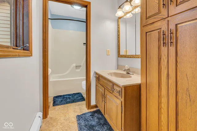 $325,000 | 684 East Bonebrake Road, Veedersburg, IN 47987