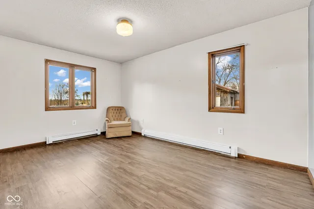 $325,000 | 684 East Bonebrake Road, Veedersburg, IN 47987