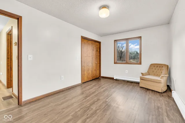 $325,000 | 684 East Bonebrake Road, Veedersburg, IN 47987