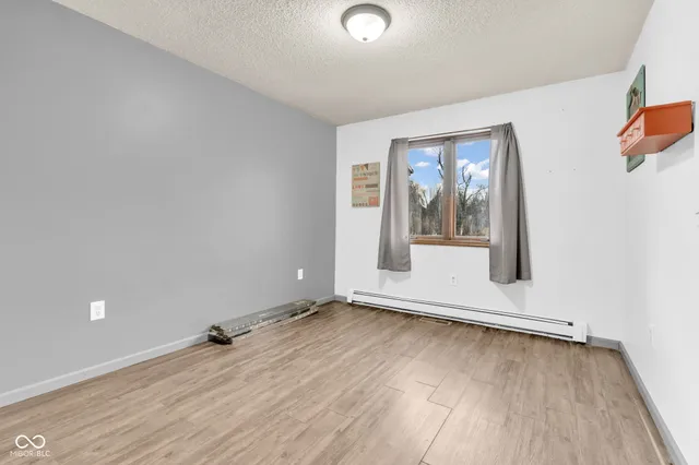 $325,000 | 684 East Bonebrake Road, Veedersburg, IN 47987