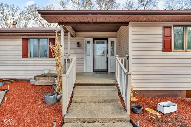 $325,000 | 684 East Bonebrake Road, Veedersburg, IN 47987