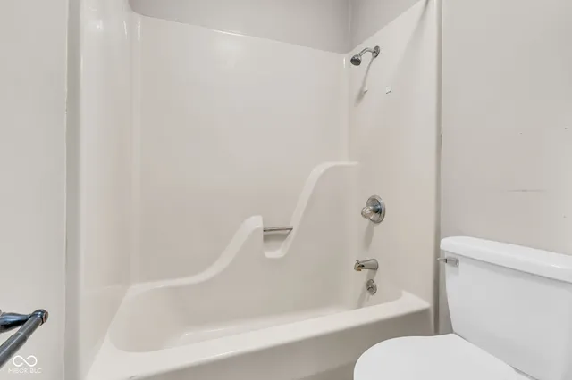 $325,000 | 684 East Bonebrake Road, Veedersburg, IN 47987