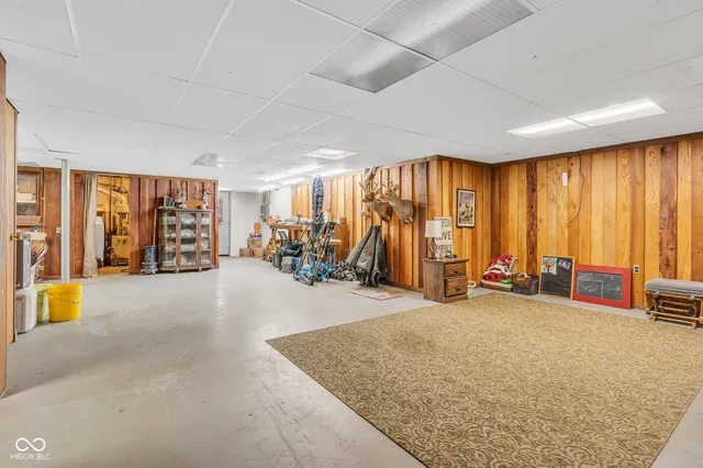 $325,000 | 684 East Bonebrake Road, Veedersburg, IN 47987