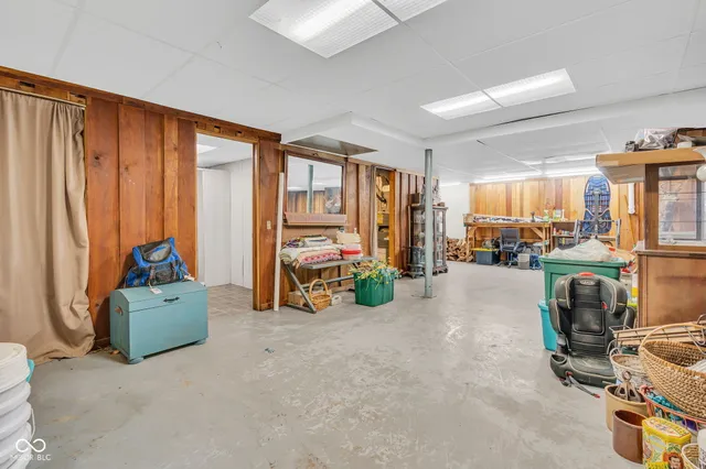 $325,000 | 684 East Bonebrake Road, Veedersburg, IN 47987