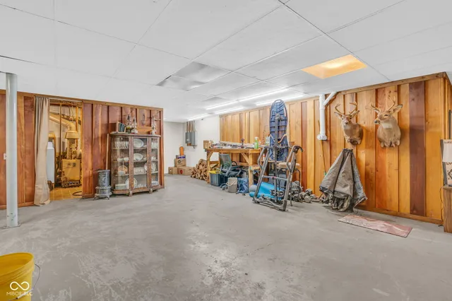 $325,000 | 684 East Bonebrake Road, Veedersburg, IN 47987