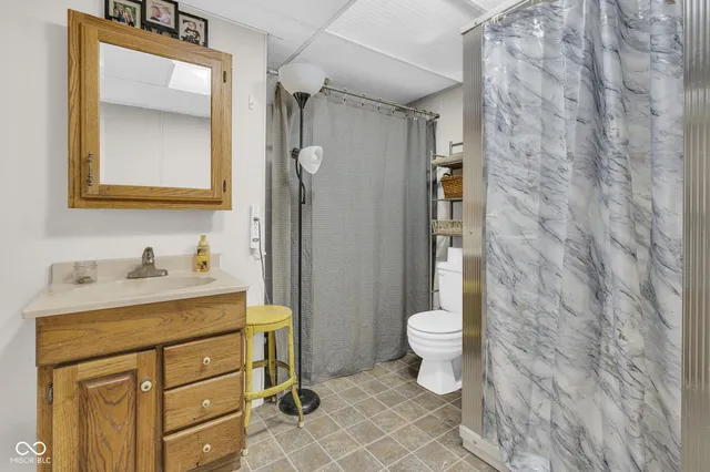 $325,000 | 684 East Bonebrake Road, Veedersburg, IN 47987