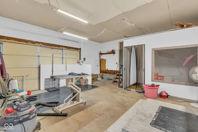 $325,000 | 684 East Bonebrake Road, Veedersburg, IN 47987