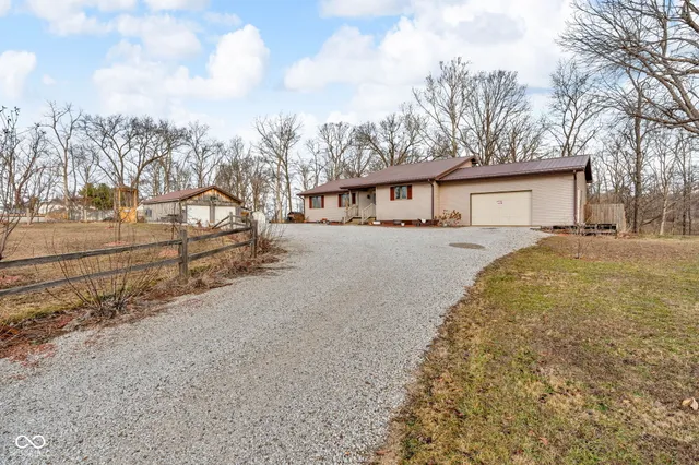 $325,000 | 684 East Bonebrake Road, Veedersburg, IN 47987