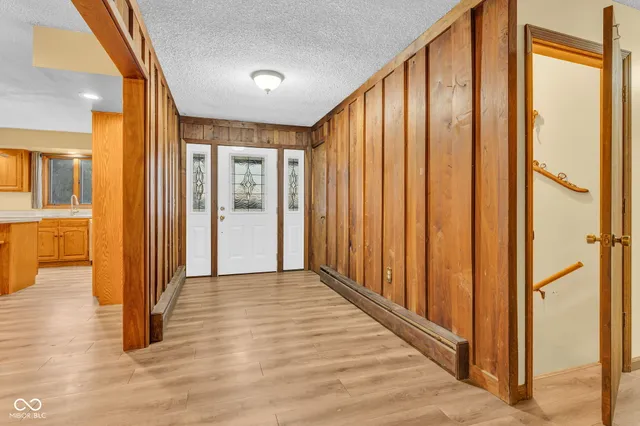 $325,000 | 684 East Bonebrake Road, Veedersburg, IN 47987