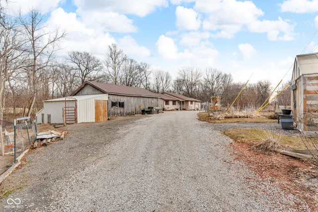 $325,000 | 684 East Bonebrake Road, Veedersburg, IN 47987