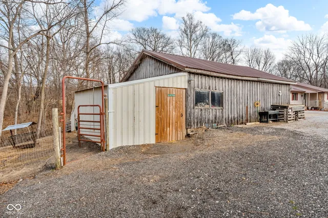 $325,000 | 684 East Bonebrake Road, Veedersburg, IN 47987