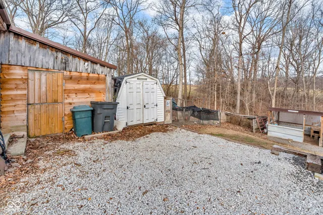 $325,000 | 684 East Bonebrake Road, Veedersburg, IN 47987