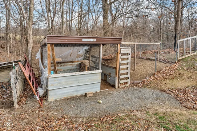 $325,000 | 684 East Bonebrake Road, Veedersburg, IN 47987