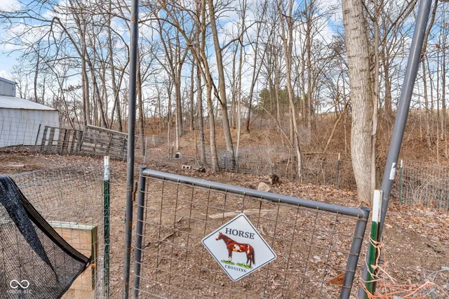 $325,000 | 684 East Bonebrake Road, Veedersburg, IN 47987