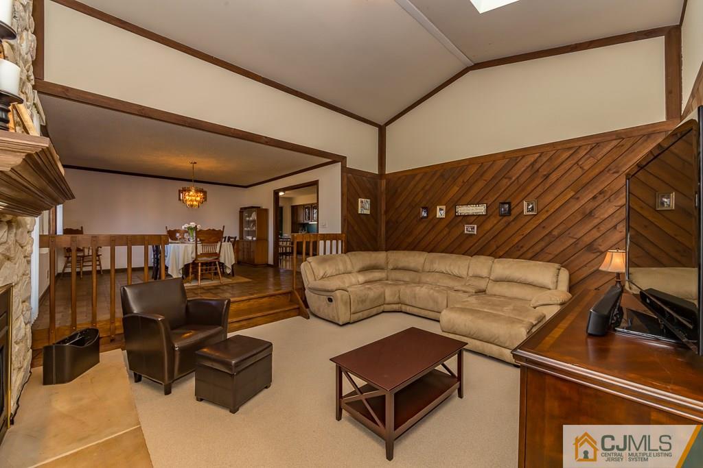 53 Rector Avenue Woodbridge, NJ 07095 - Photo 13 of 25