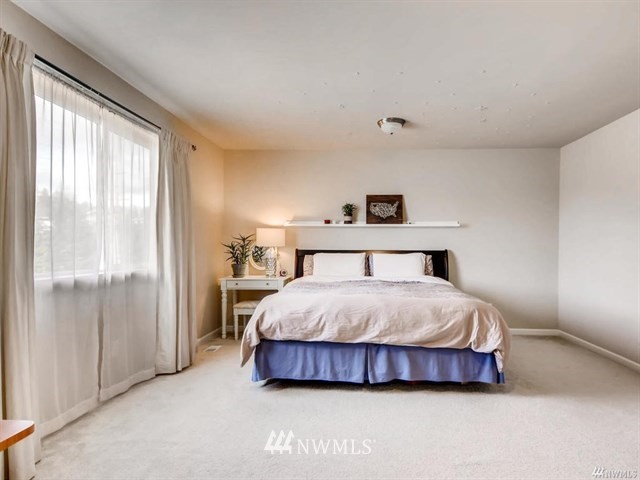 5008 Northeast 3rd Circle Renton, WA 98059 - Photo 12 of 22
