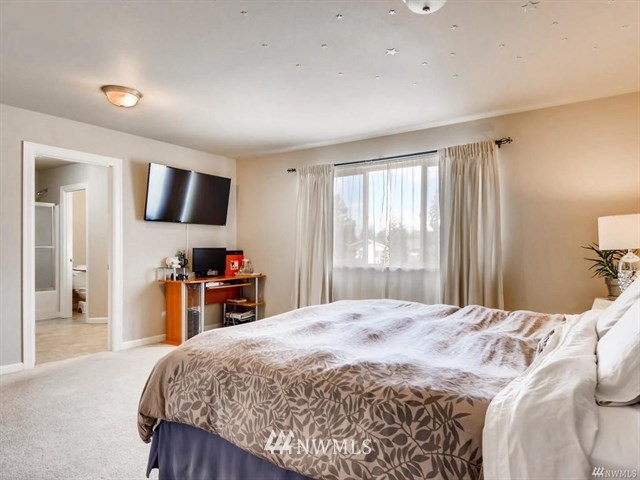 5008 Northeast 3rd Circle Renton, WA 98059 - Photo 13 of 22