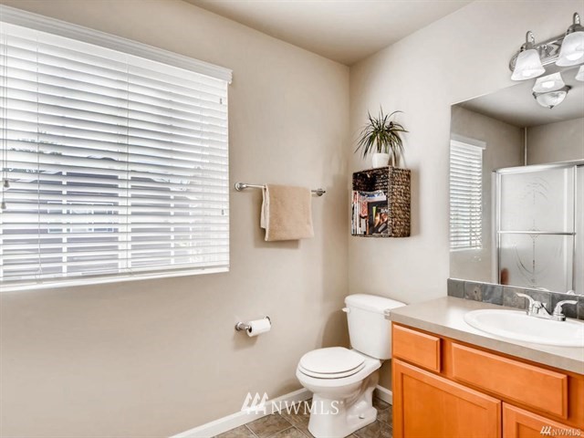 5008 Northeast 3rd Circle Renton, WA 98059 - Photo 17 of 22
