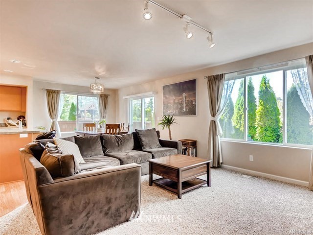 5008 Northeast 3rd Circle Renton, WA 98059 - Photo 4 of 22