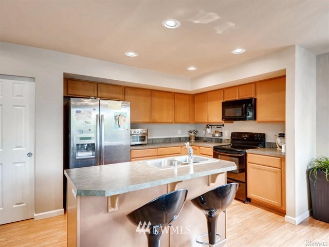 5008 Northeast 3rd Circle Renton, WA 98059 - Photo 8 of 22