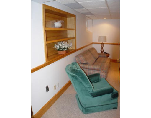 28 Thistle Road Woburn, MA 01801 - Photo 11 of 28 Gallery Image 11