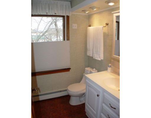 28 Thistle Road Woburn, MA 01801 - Photo 15 of 28 Gallery Image 15