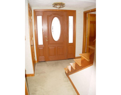 28 Thistle Road Woburn, MA 01801 - Photo 3 of 28 Gallery Image 3
