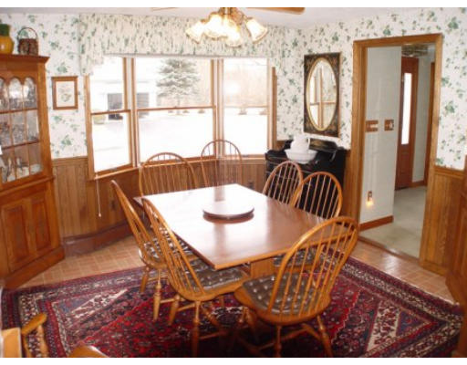 28 Thistle Road Woburn, MA 01801 - Photo 6 of 28 Gallery Image 6
