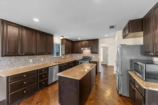 $2,595 | 2914 Post Oak Lane, McKinney, TX 75071