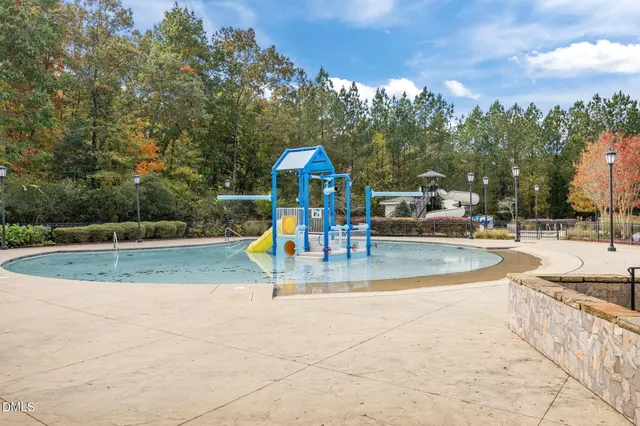 a view of a tennis court