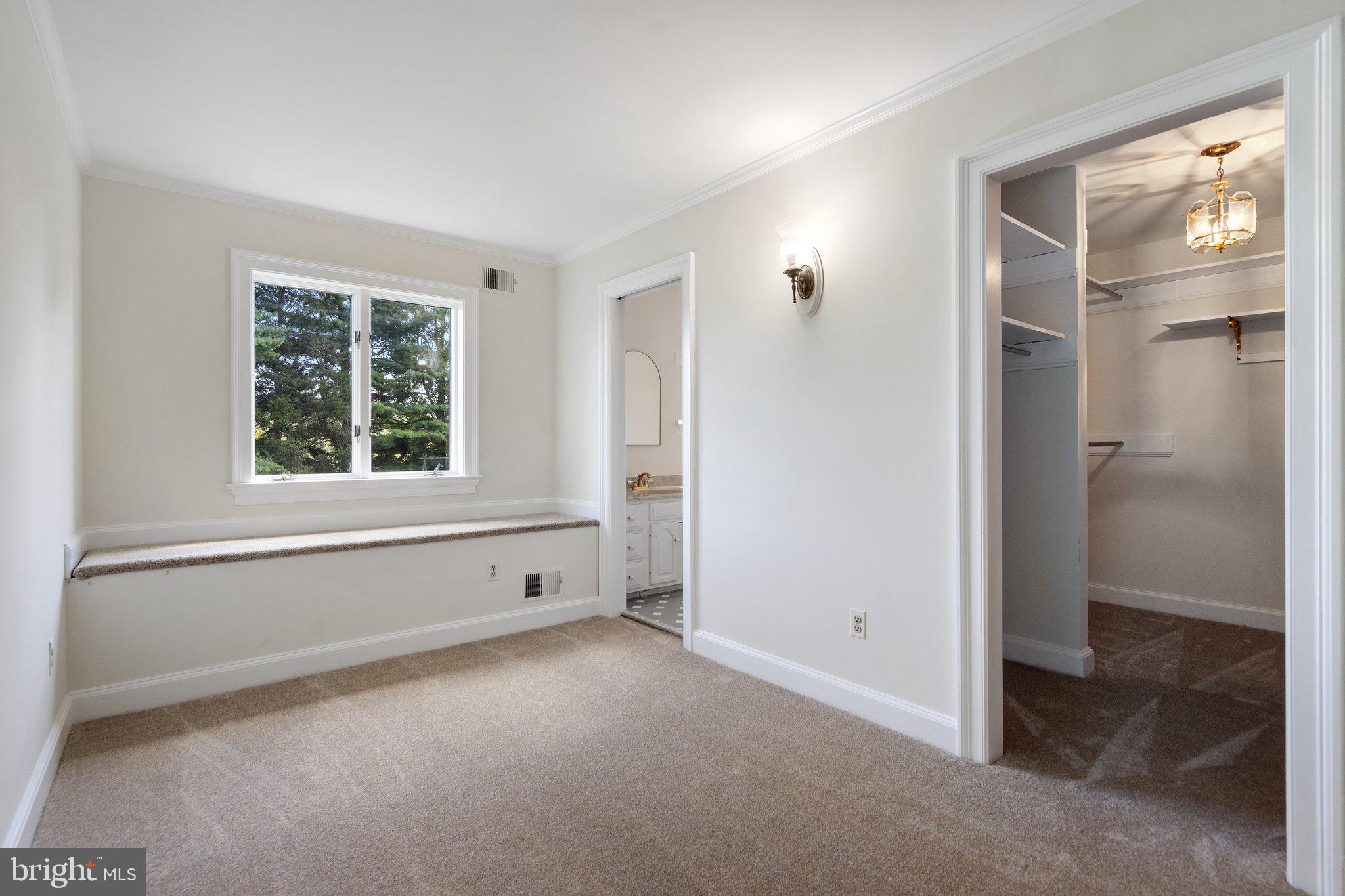 8313 Stable Gate Road Warrenton, VA 20186 - Photo 42 of 80 Dressing Area Primary Bedroom