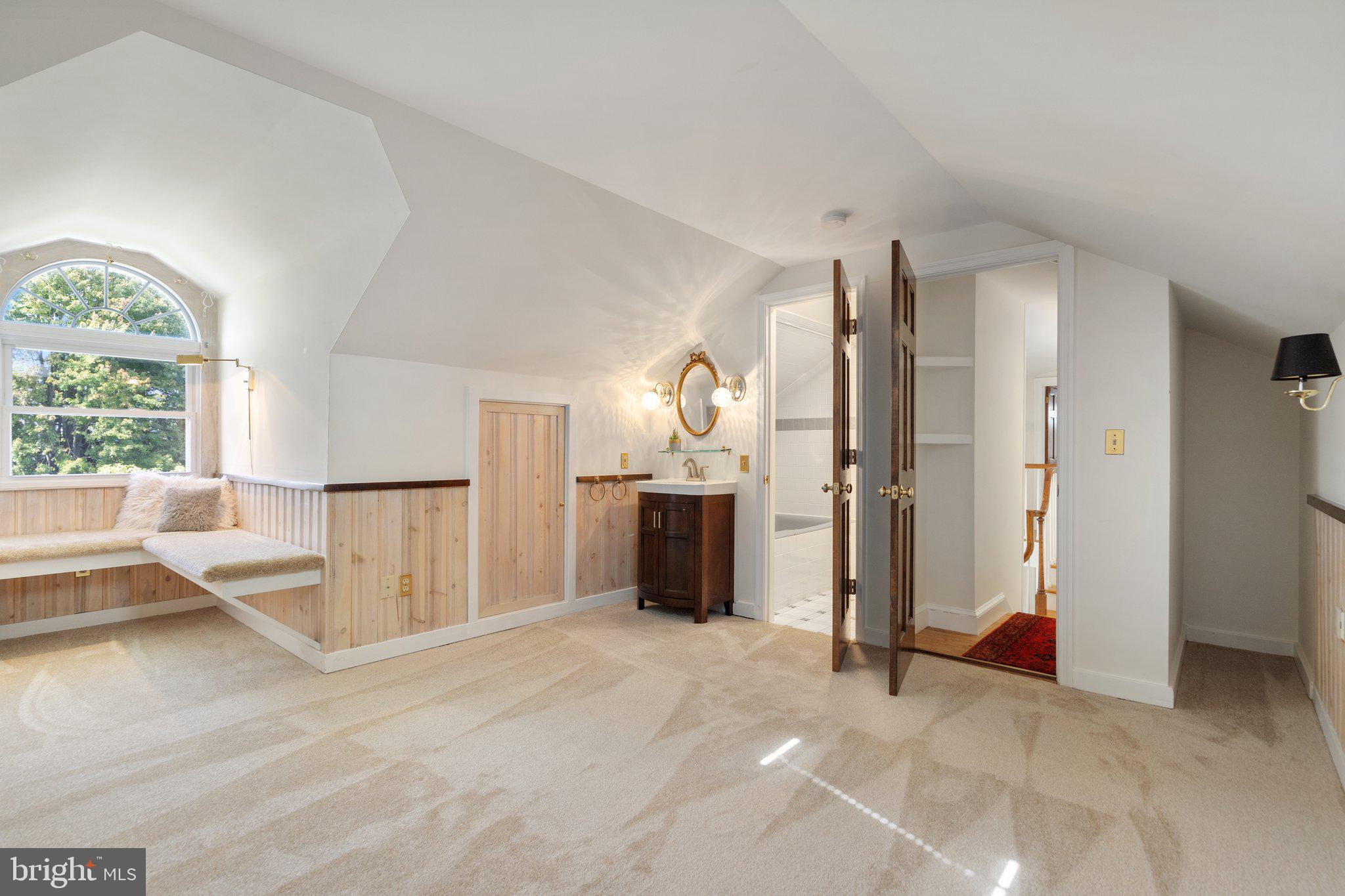 8313 Stable Gate Road Warrenton, VA 20186 - Photo 52 of 80 South Wing Suite with Private Full Bath