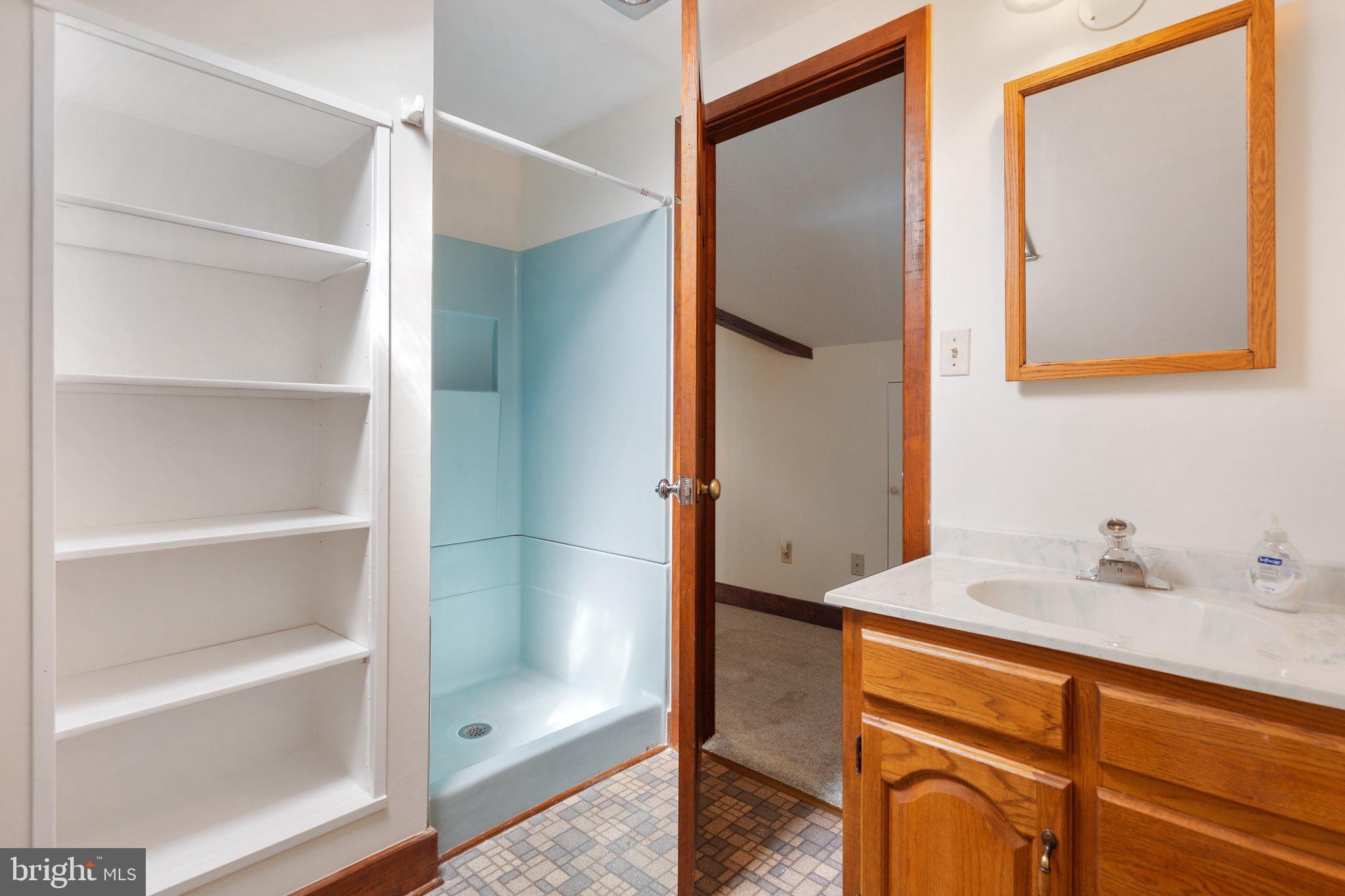 8313 Stable Gate Road Warrenton, VA 20186 - Photo 61 of 80 North Wing Full Bath