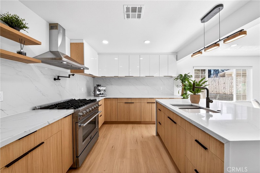 2248 El Rancho Vista Fullerton, CA 92833 - Photo 6 of 32