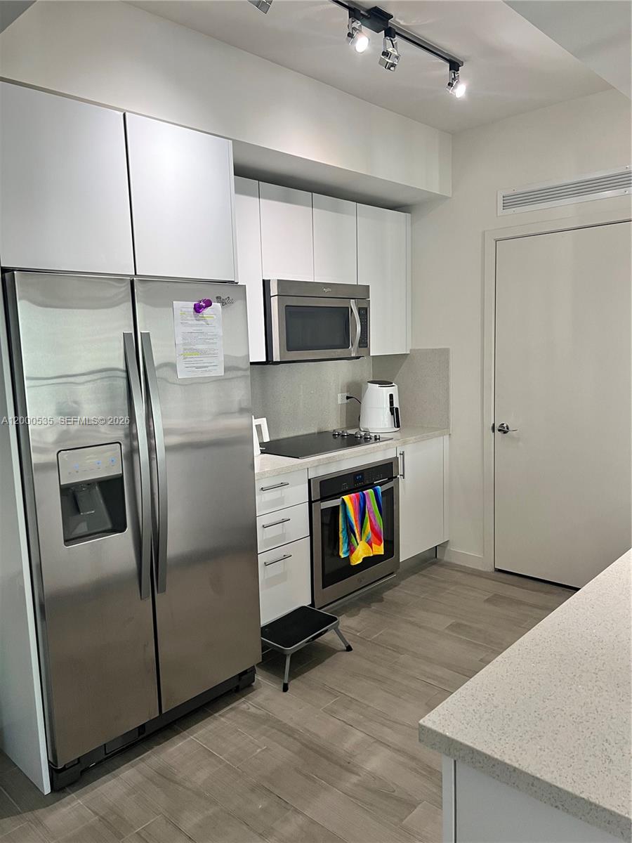 999 Southwest 1st Street, Unit 1515 Miami, FL 33130 - Photo 8 of 12