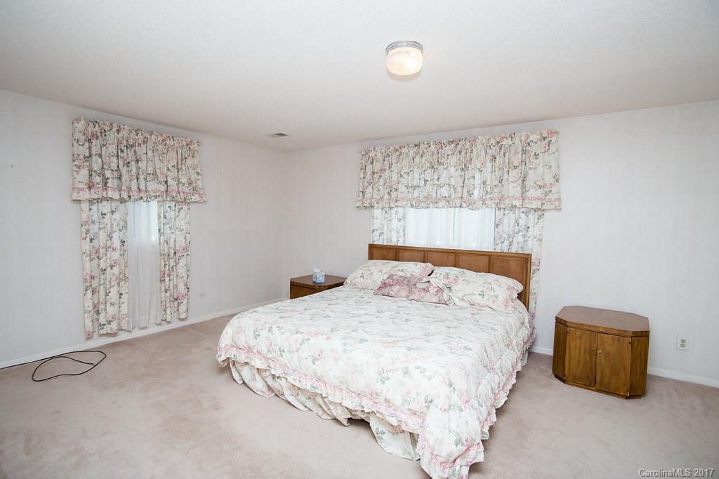 490 Morehead Road Marion, NC 28752 - Photo 17 of 24 Gallery Image 17