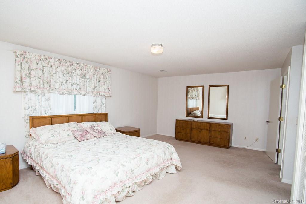 490 Morehead Road Marion, NC 28752 - Photo 18 of 24 Gallery Image 18
