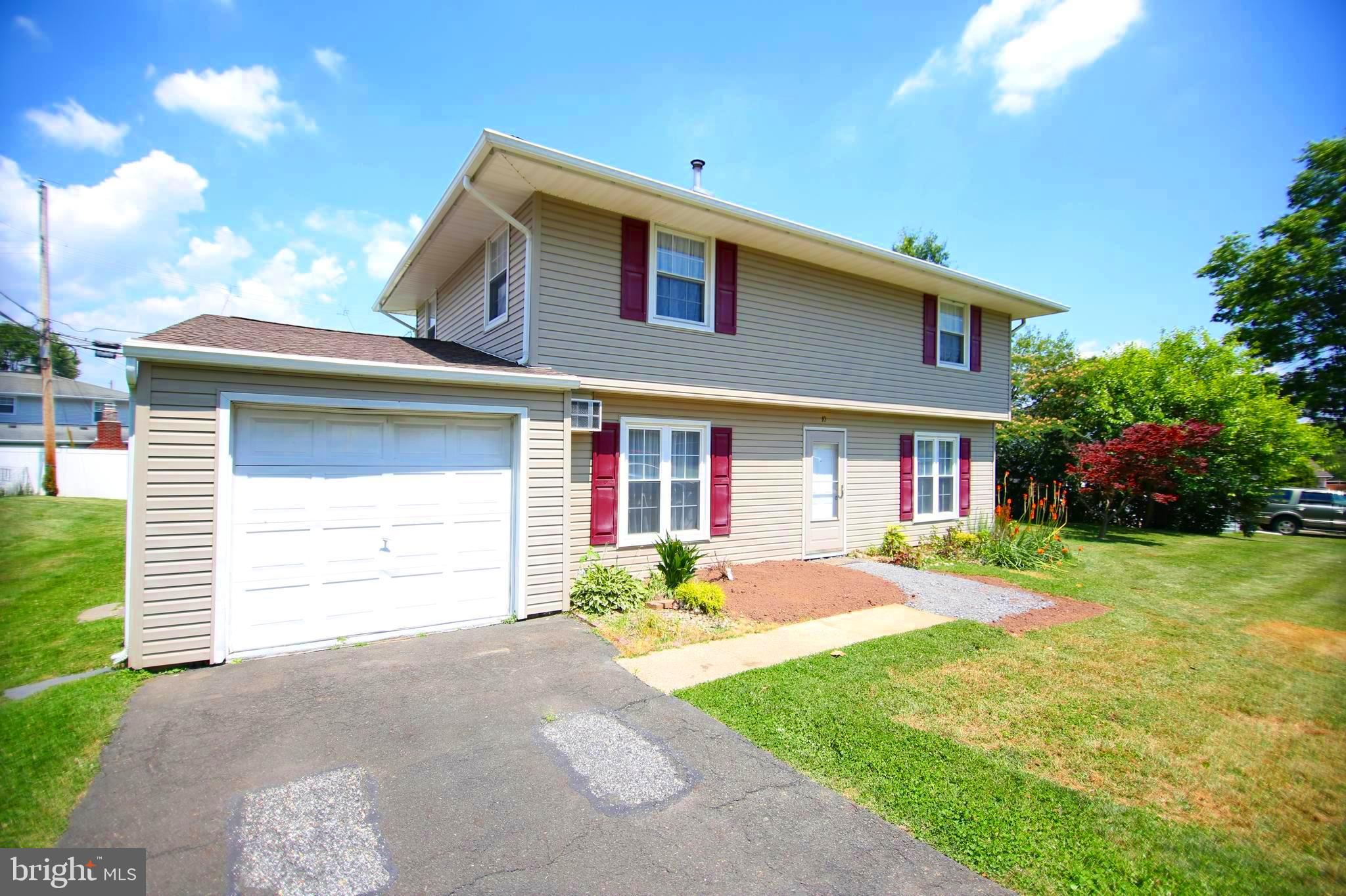 10 Tempo Road Levittown, PA 19056 - Photo 1 of 25 Gallery Image 1