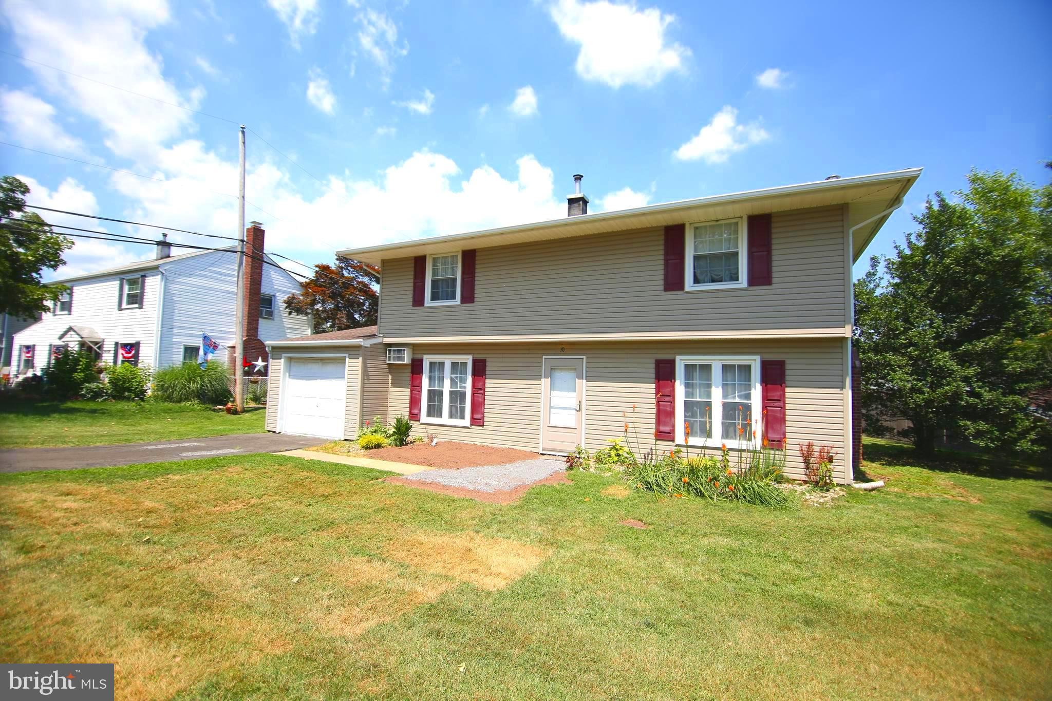 10 Tempo Road Levittown, PA 19056 - Photo 3 of 25 Gallery Image 3
